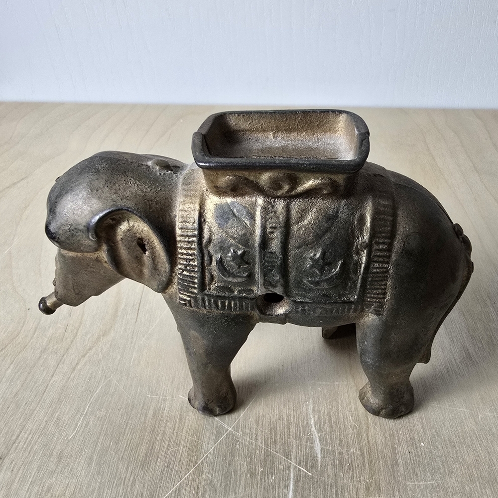 Vintage Brass Elephant Figurine - Picture 2 of 8